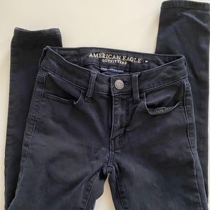 [SOLD] American eagle super stretch black skinny jeans